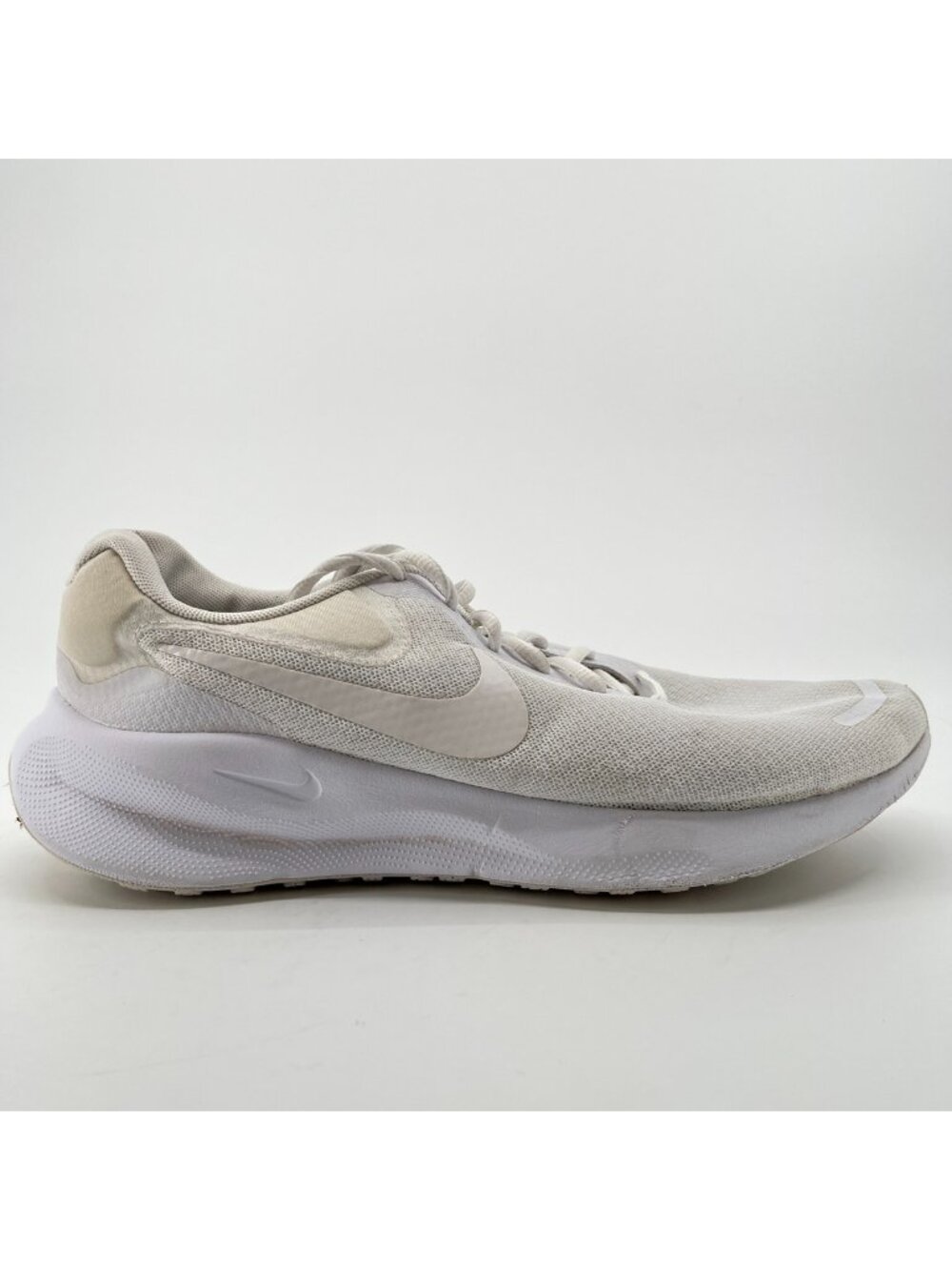 Nike Revolution 7 Womens Size 11 White Athletic Running Walking Shoes Sneakers